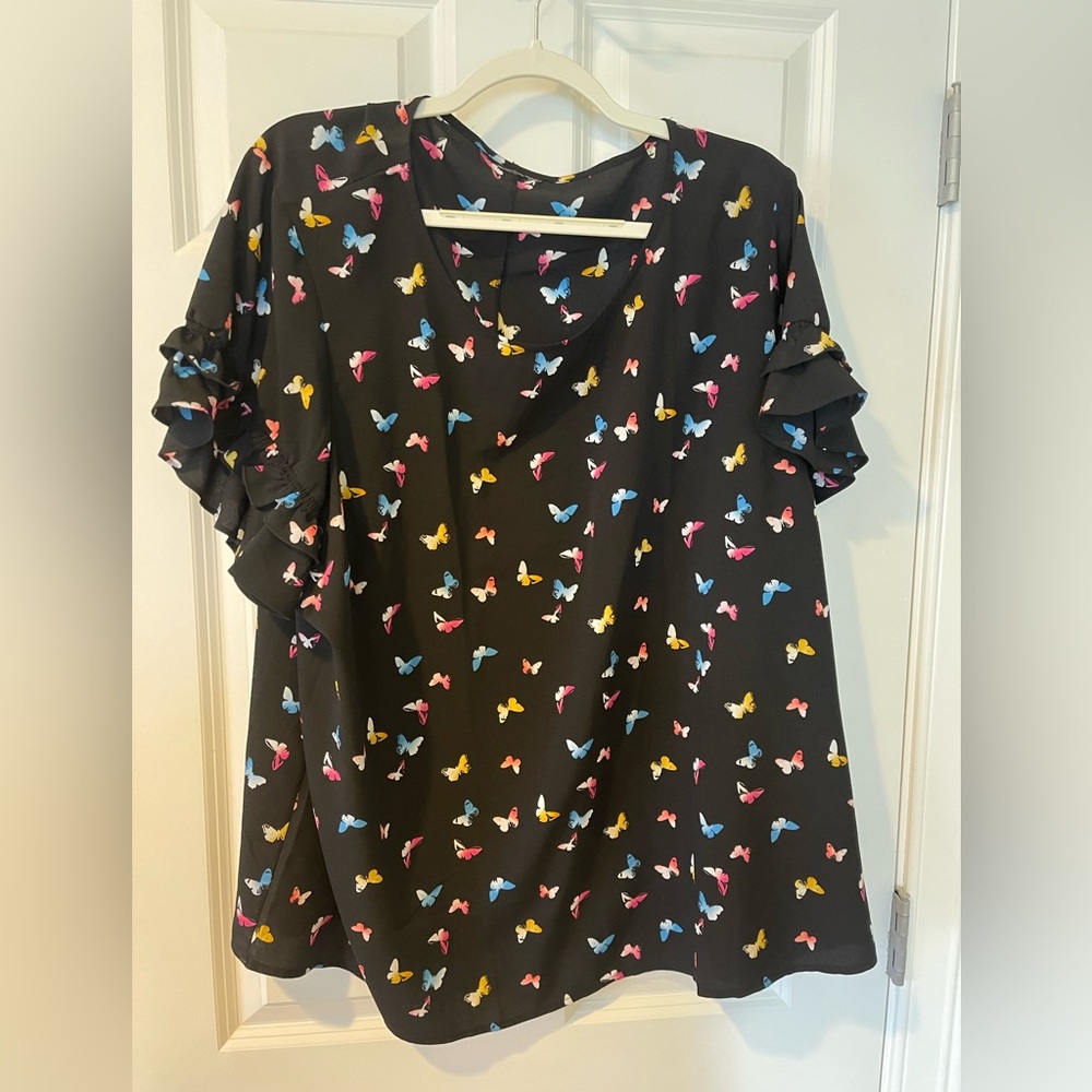 Lane bryant size 24 short sleeved blouse